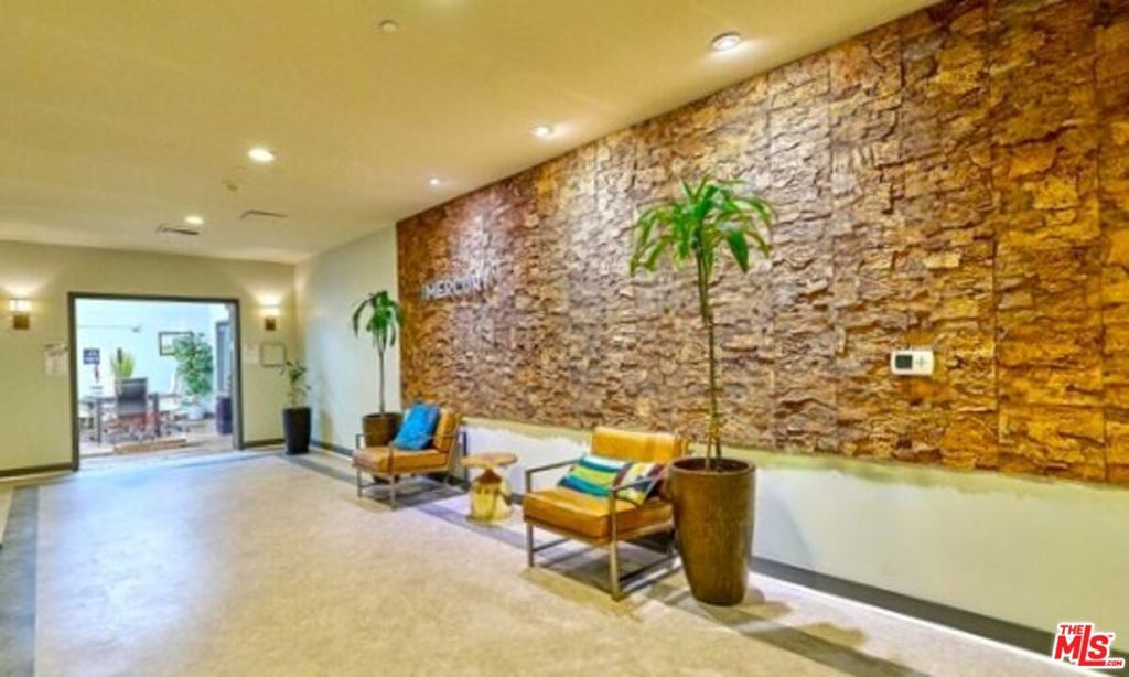 Image 31 of property listing at 3810 Wilshire Boulevard 605, Los Angeles, CA 90010