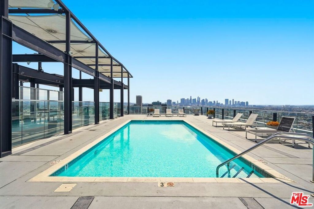 Image 33 of property listing at 3810 Wilshire Boulevard 605, Los Angeles, CA 90010