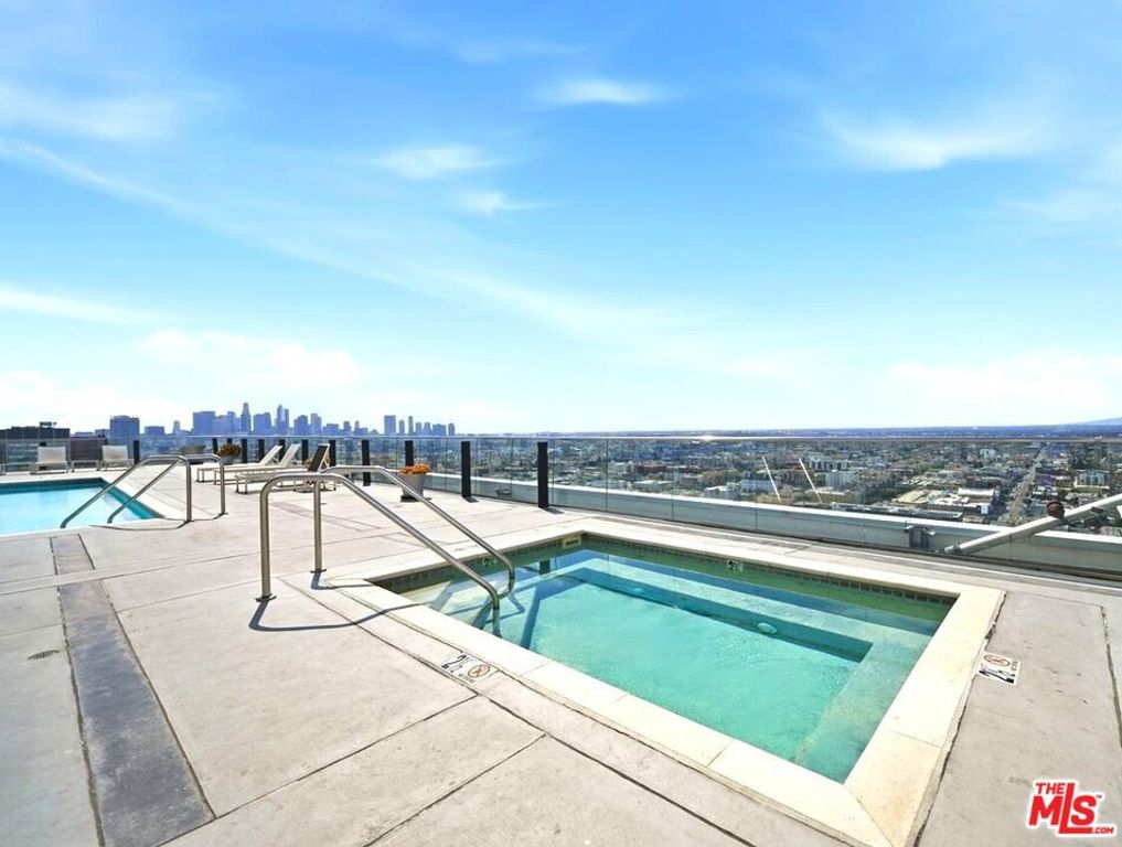 Image 35 of property listing at 3810 Wilshire Boulevard 605, Los Angeles, CA 90010
