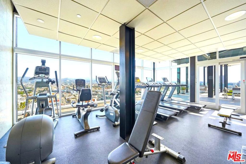 Image 44 of property listing at 3810 Wilshire Boulevard 605, Los Angeles, CA 90010