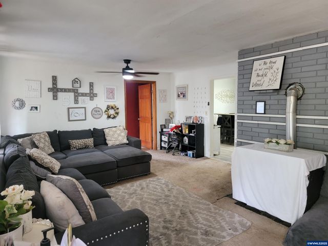 983-985 Bever Dr NE, Keizer, OR 97303