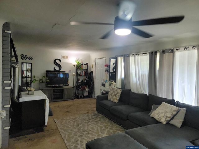 983-985 Bever Dr NE, Keizer, OR 97303
