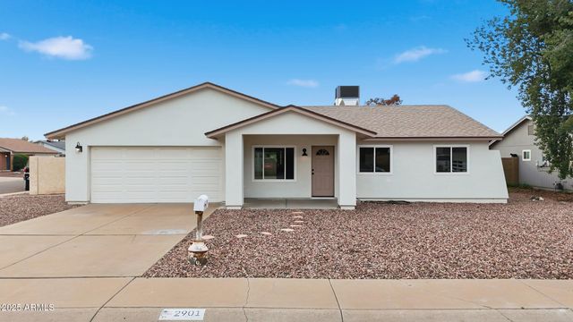 2901 W MURIEL Drive, Phoenix, AZ 85053