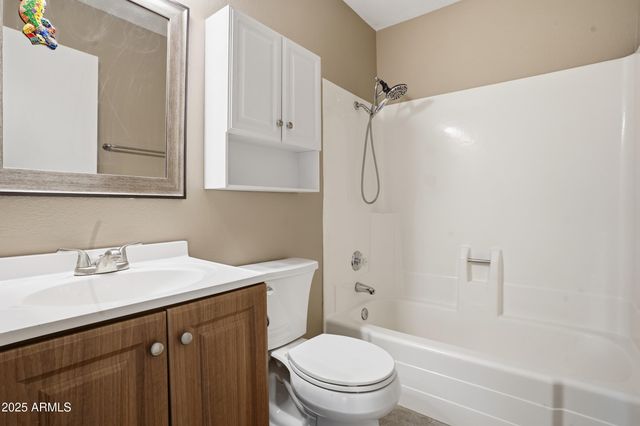 2901 W MURIEL Drive, Phoenix, AZ 85053