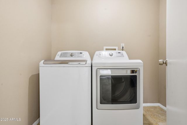 2901 W MURIEL Drive, Phoenix, AZ 85053