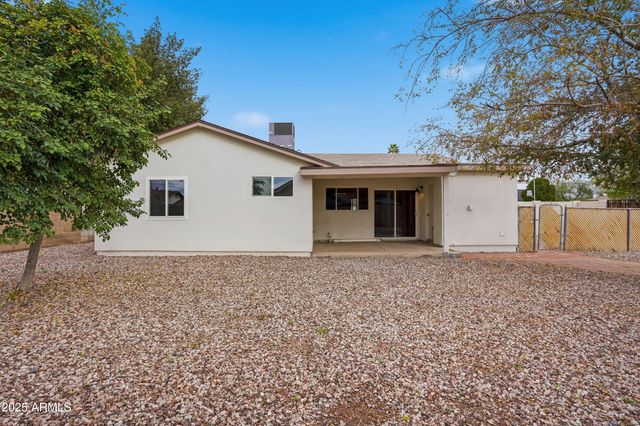 2901 W MURIEL Drive, Phoenix, AZ 85053