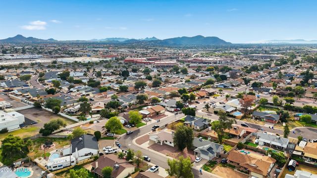 2901 W MURIEL Drive, Phoenix, AZ 85053