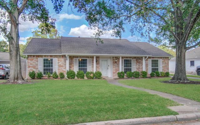 10330 Summerhill Drive, Houston, TX 77070