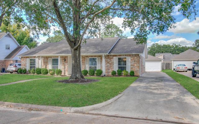 10330 Summerhill Drive, Houston, TX 77070