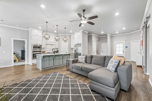 609 Side Track Road, Yukon, OK 73099