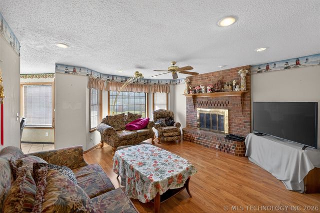 1606 Oakridge Drive, Claremore, OK 74017