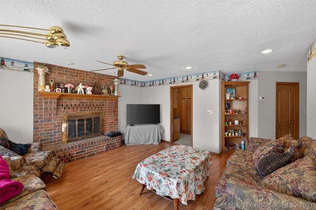 1606 Oakridge Drive, Claremore, OK 74017