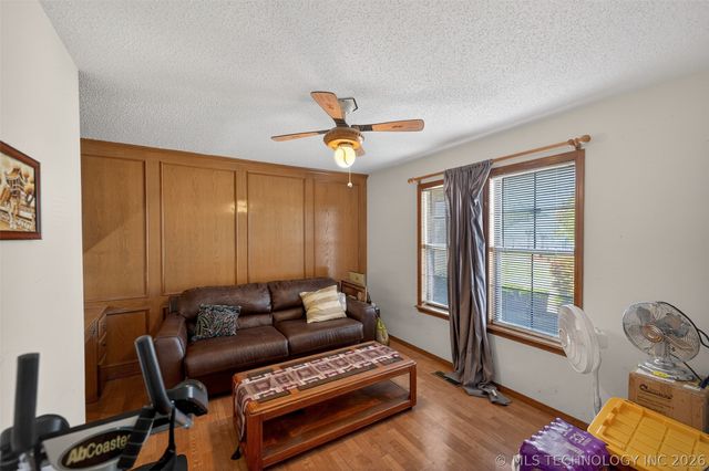 1606 Oakridge Drive, Claremore, OK 74017