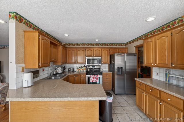 1606 Oakridge Drive, Claremore, OK 74017