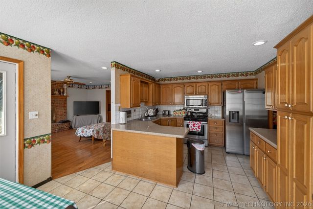 1606 Oakridge Drive, Claremore, OK 74017