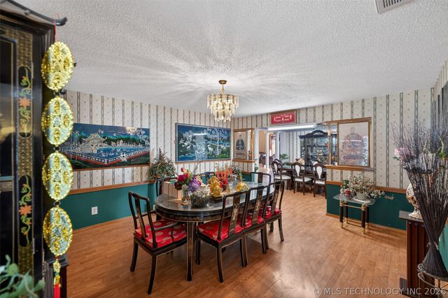 1606 Oakridge Drive, Claremore, OK 74017