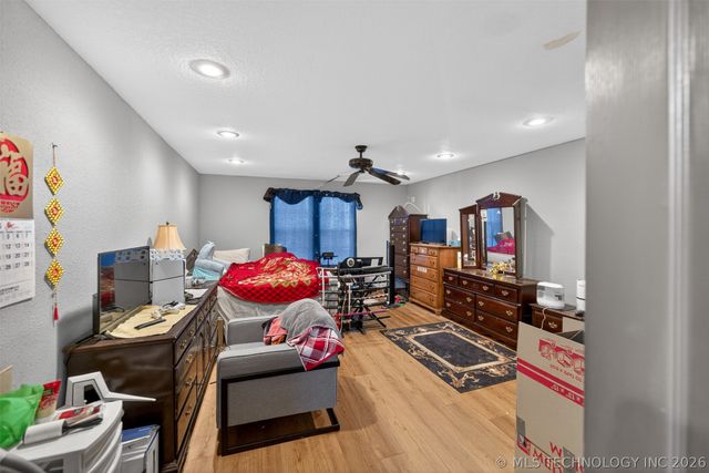 1606 Oakridge Drive, Claremore, OK 74017