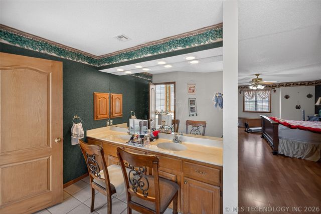 1606 Oakridge Drive, Claremore, OK 74017