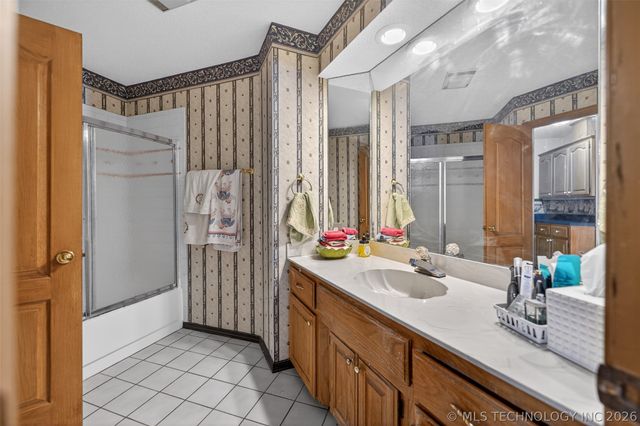 1606 Oakridge Drive, Claremore, OK 74017