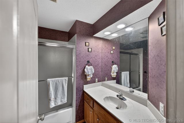 1606 Oakridge Drive, Claremore, OK 74017