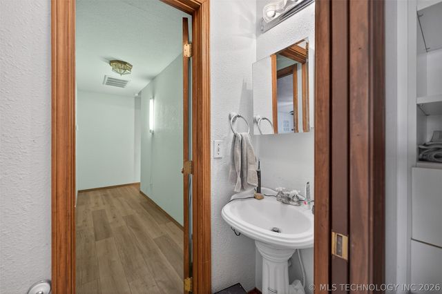 1606 Oakridge Drive, Claremore, OK 74017