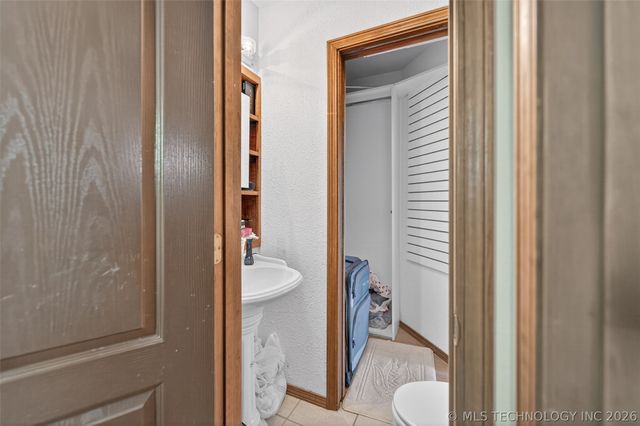 1606 Oakridge Drive, Claremore, OK 74017