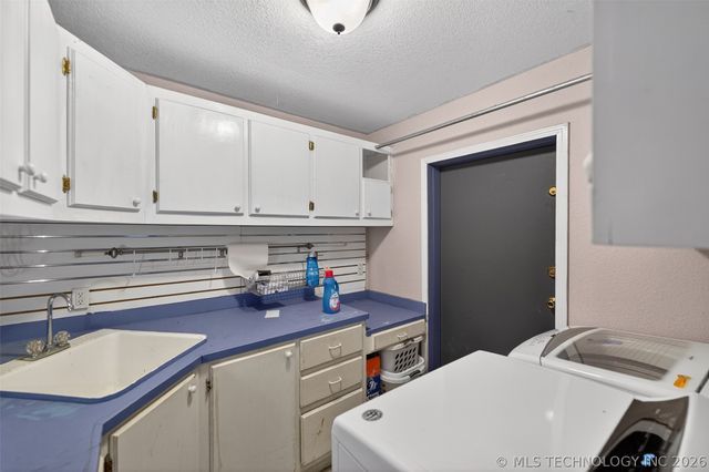 1606 Oakridge Drive, Claremore, OK 74017