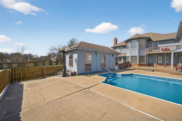 1606 Oakridge Drive, Claremore, OK 74017