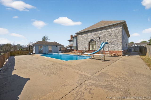 1606 Oakridge Drive, Claremore, OK 74017