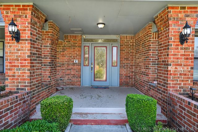 1606 Oakridge Drive, Claremore, OK 74017