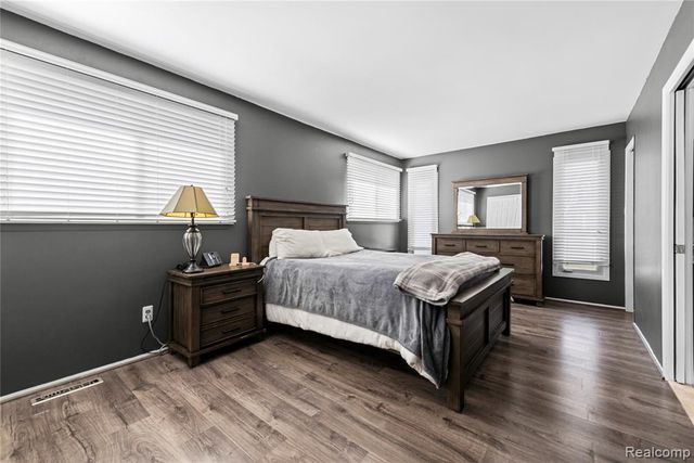 42719 Walker Street, Clinton Township, MI 48038