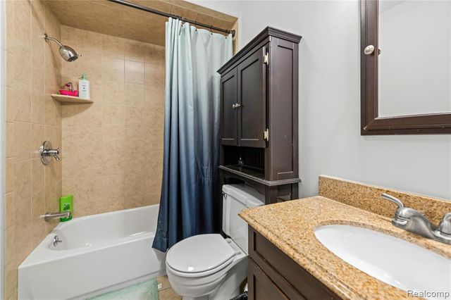 42719 Walker Street, Clinton Township, MI 48038