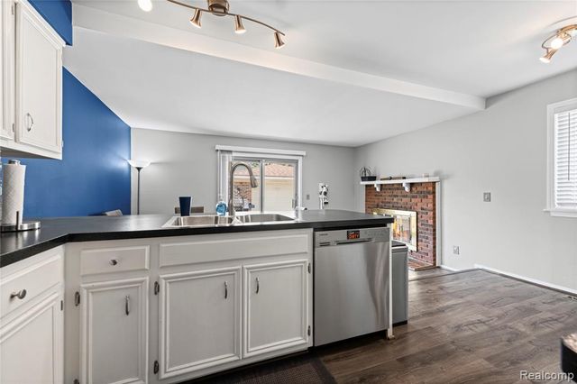 42719 Walker Street, Clinton Township, MI 48038