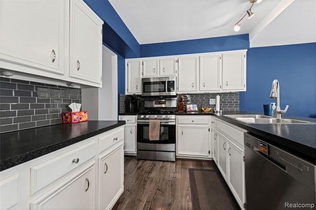 42719 Walker Street, Clinton Township, MI 48038