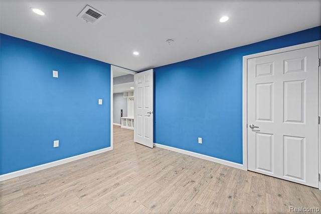 42719 Walker Street, Clinton Township, MI 48038