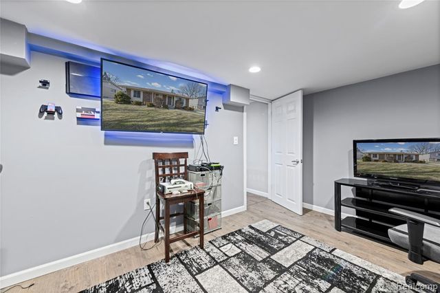 42719 Walker Street, Clinton Township, MI 48038