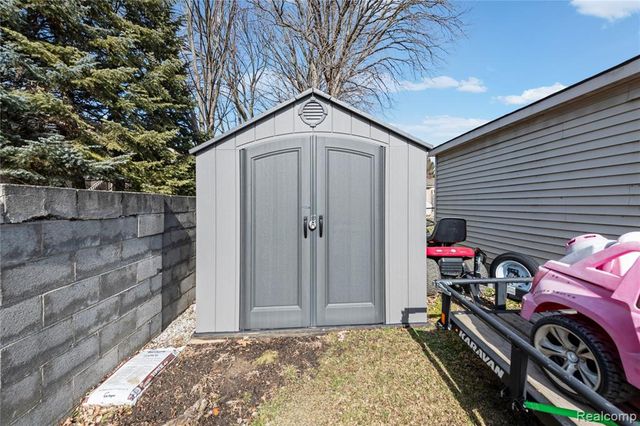 42719 Walker Street, Clinton Township, MI 48038