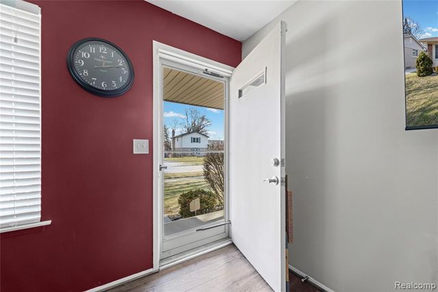 42719 Walker Street, Clinton Township, MI 48038