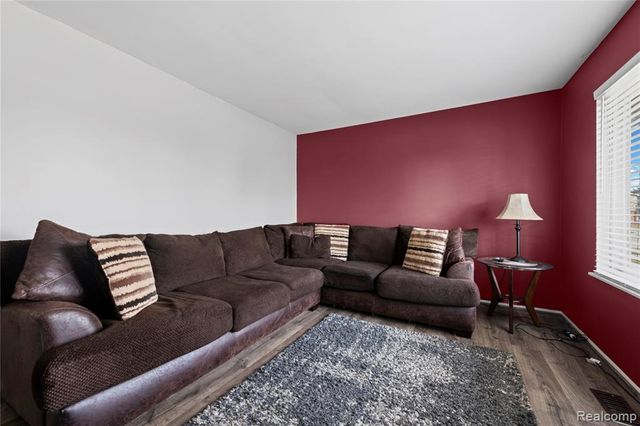 42719 Walker Street, Clinton Township, MI 48038