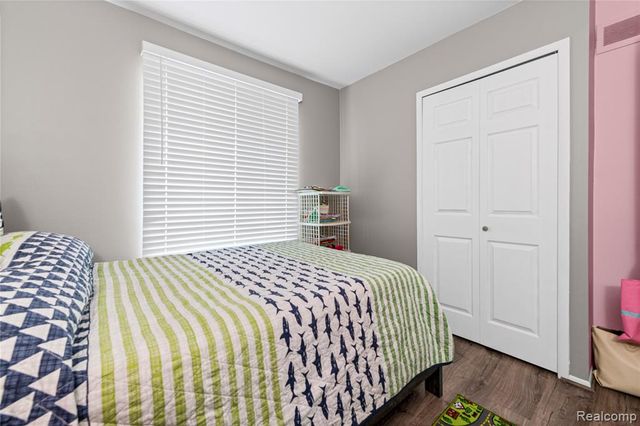 42719 Walker Street, Clinton Township, MI 48038