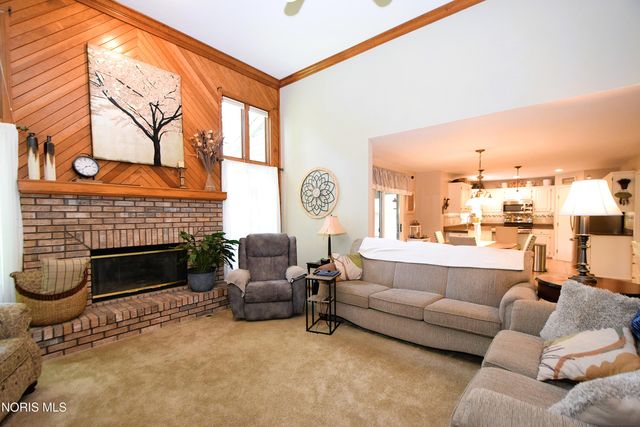 8214 Hidden Forest Dr, Holland, OH 43528