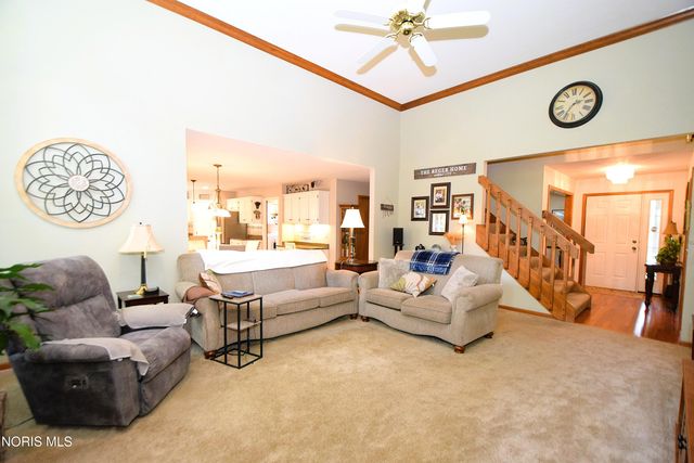 8214 Hidden Forest Dr, Holland, OH 43528