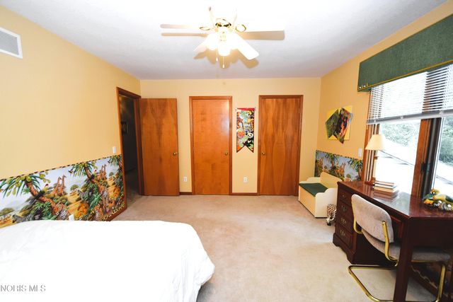 8214 Hidden Forest Dr, Holland, OH 43528
