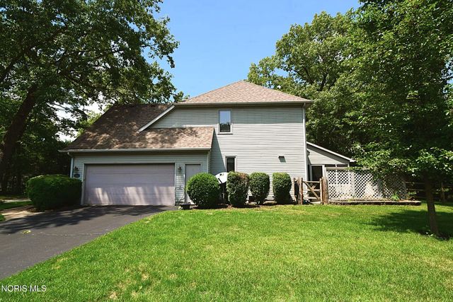 8214 Hidden Forest Dr, Holland, OH 43528