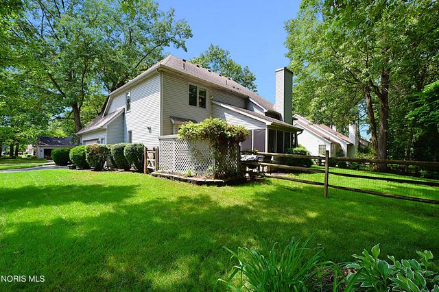 8214 Hidden Forest Dr, Holland, OH 43528