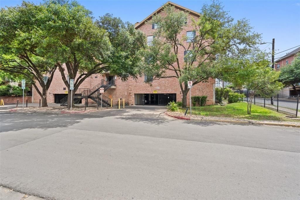 2401 Leon ST 105-B, Austin, TX 78705