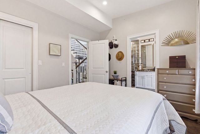 167 Putnam St PH 3, Boston, MA 02128