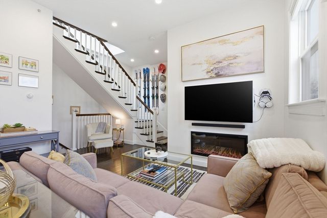 167 Putnam St PH 3, Boston, MA 02128