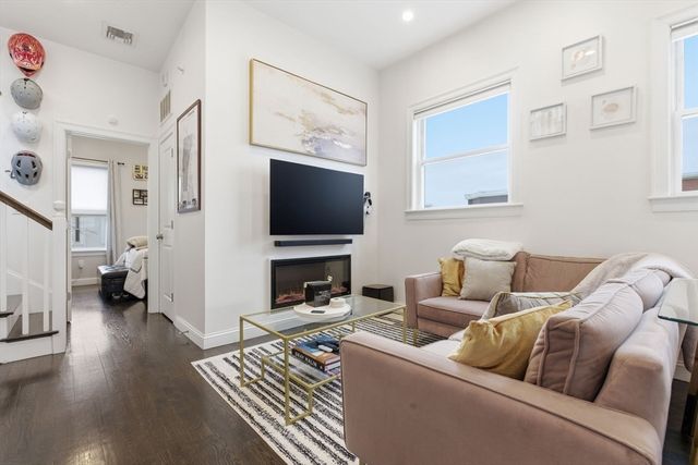 167 Putnam St PH 3, Boston, MA 02128