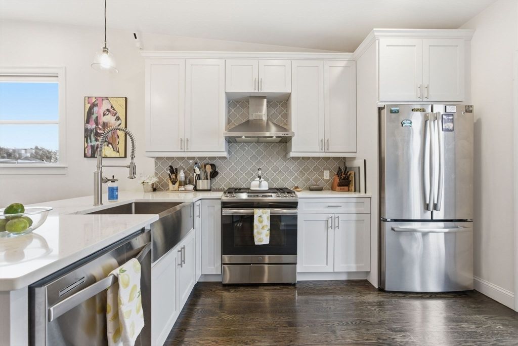 167 Putnam St PH 3, Boston, MA 02128